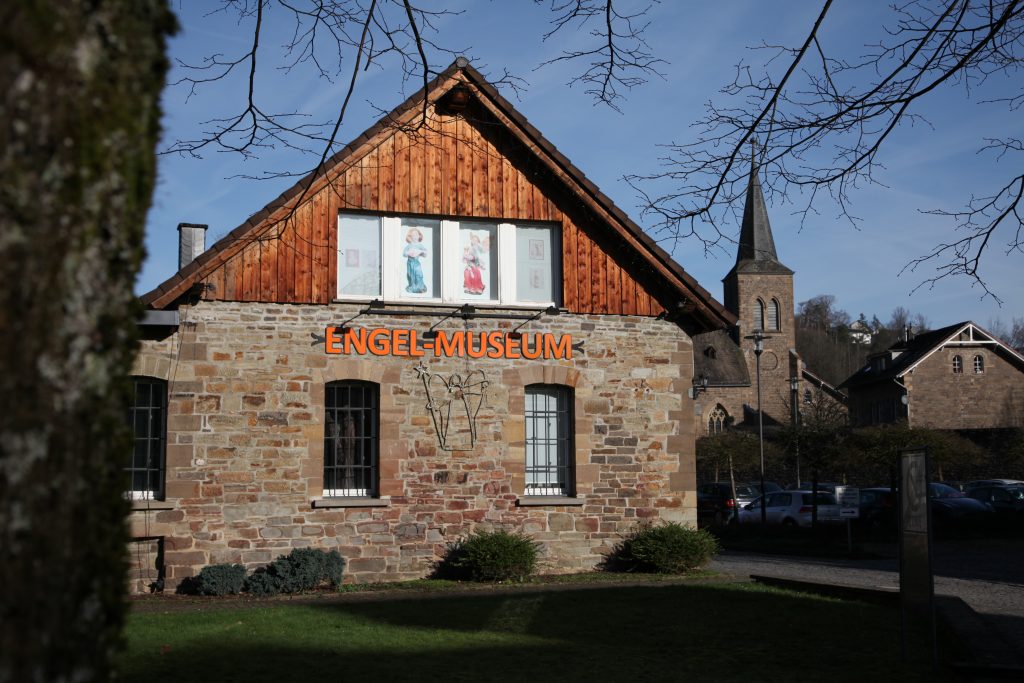 Fassade mit Schriftzug Engel-Museum